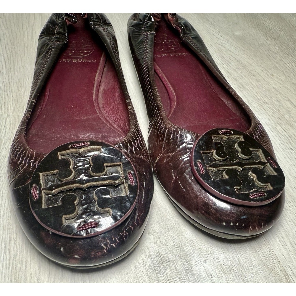 Tory Burch Reva Ballet Flats‎ Dark Brown Patent Leather Embellished Logo sz 5